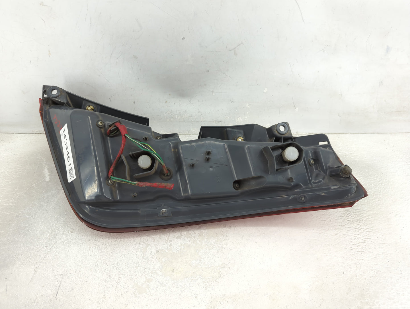 2006-2007 Nissan Murano Tail Light Assembly Driver Left OEM P/N:220-63841 Fits Fits 2006 2007 OEM Used Auto Parts - Oemuseda