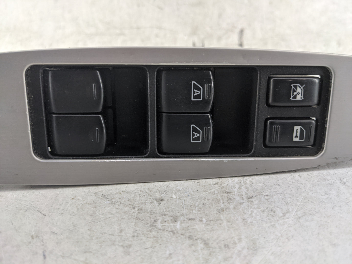 2005-2006 Nissan Murano Master Power Window Switch Replacement Driver Side Left Fits Fits 2005 2006 OEM Used Auto Parts - Oe