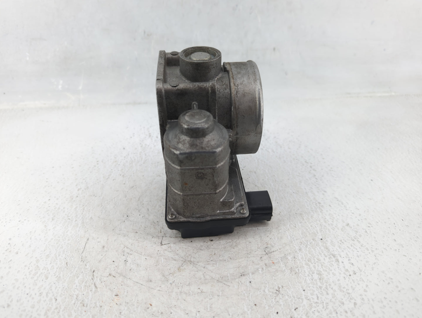2003-2006 Nissan Murano Throttle Body P/N:RME70-04 Fits Fits 2002 2003 2004 2005 2006 OEM Used Auto Parts - Oemusedautoparts