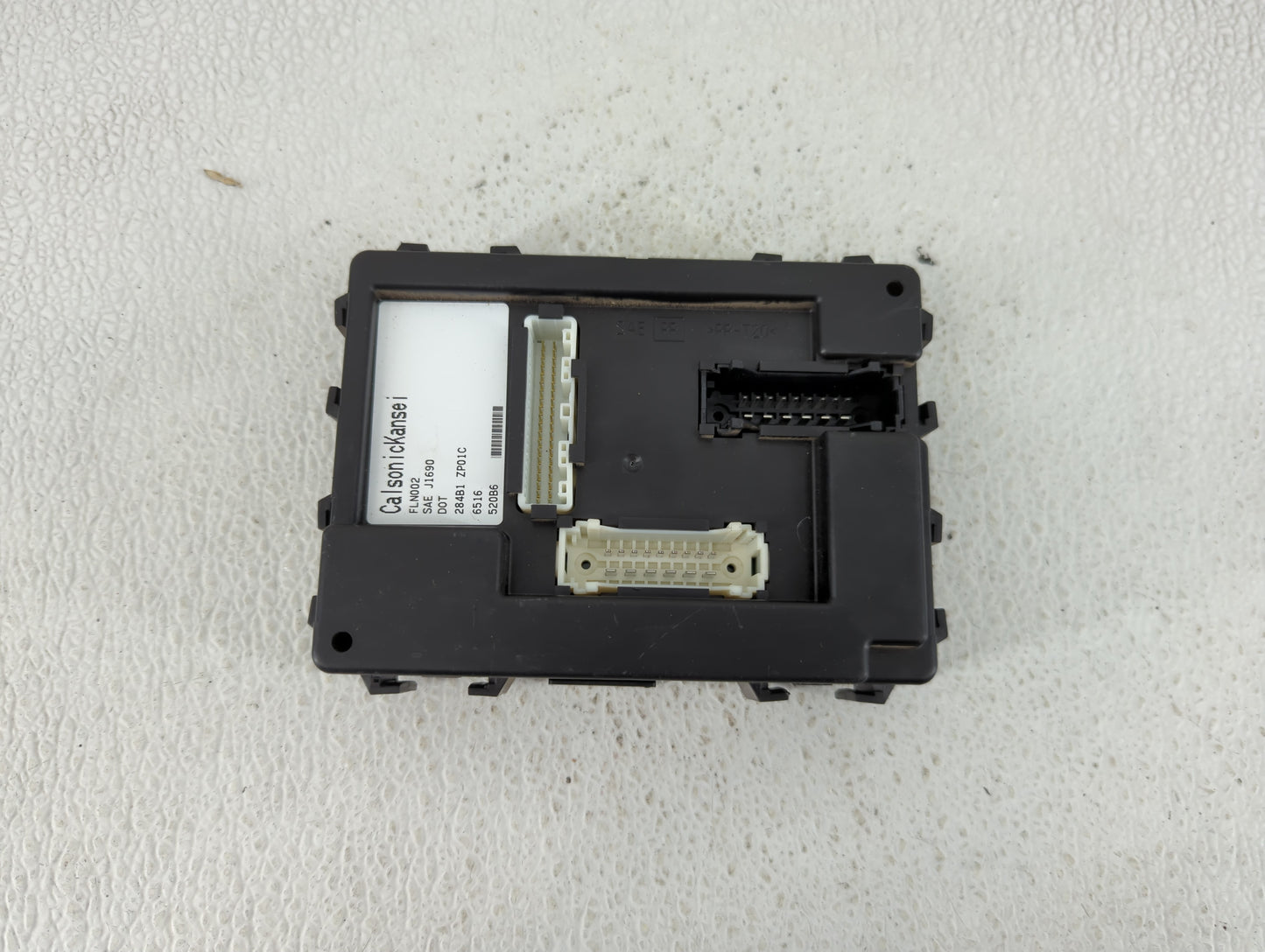 2006-2006 Nissan Pathfinder Body Control Module Bcm Inner Cabin Fuse Box - Oemusedautoparts1.com