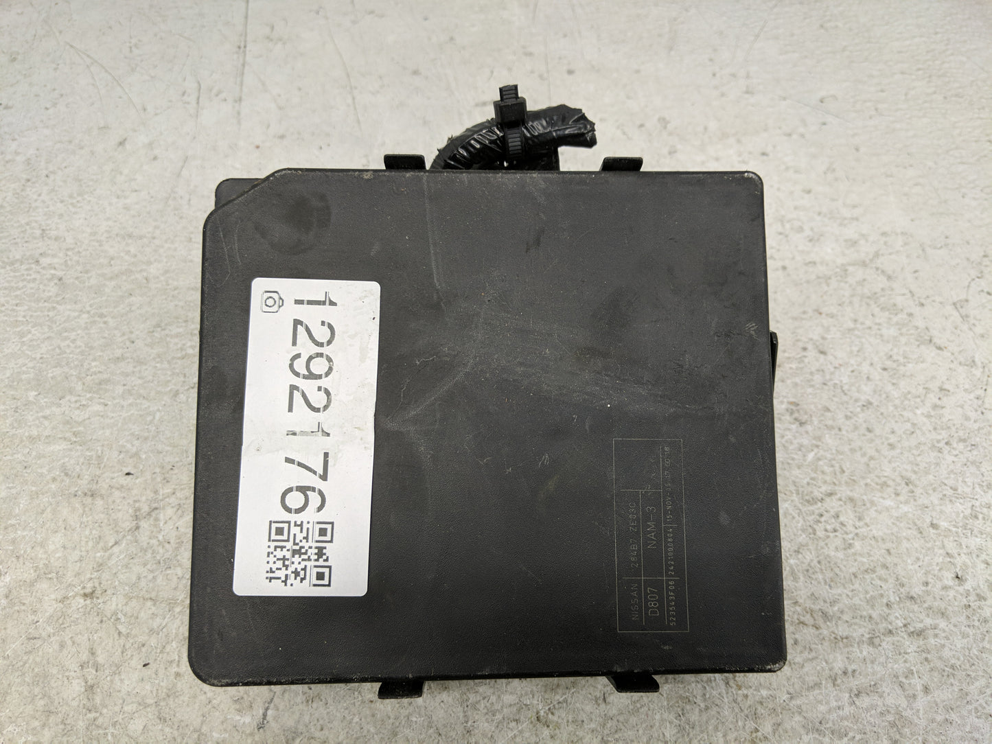 2005-2006 Nissan Pathfinder Fusebox Fuse Box Panel Relay Module P/N:284B7 ZE03C Fits Fits 2005 2006 2007 OEM Used Auto Parts