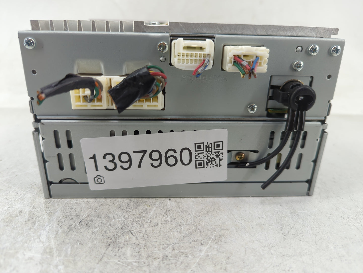 2006-2007 Nissan Pathfinder Radio AM FM Cd Player Receiver Replacement P/N:28185ZR40A Fits Fits 2006 2007 OEM Used Auto Part