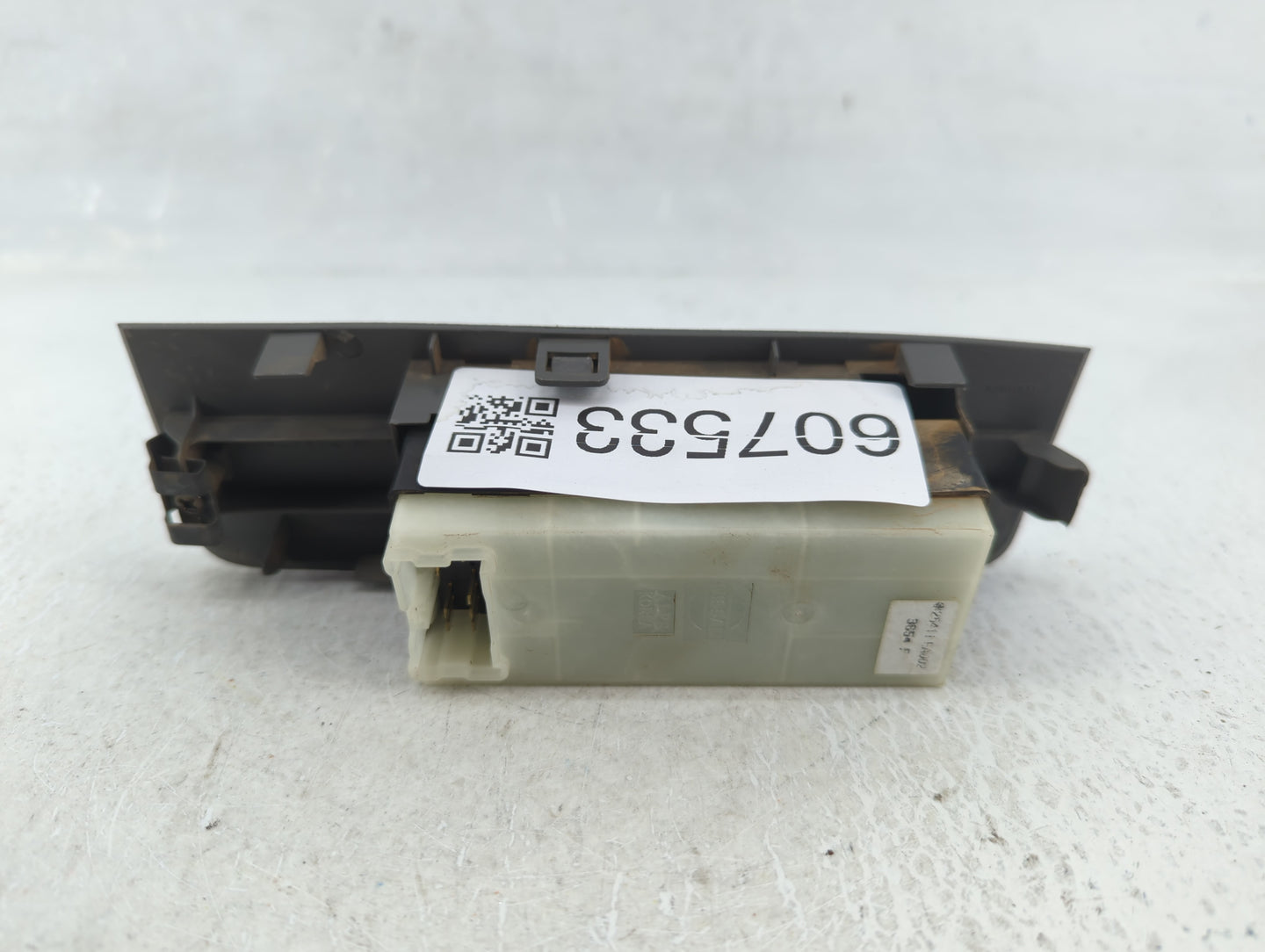2005-2006 Nissan Pathfinder Master Power Window Switch Replacement Driver Side Left P/N:25411EA002 Fits Fits 2005 2006 OEM U