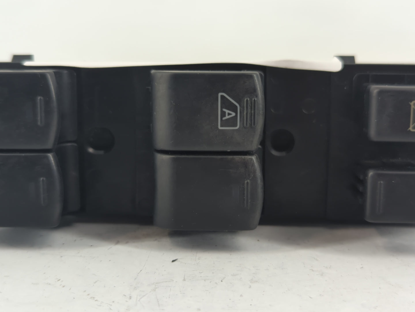 2005-2006 Nissan Pathfinder Master Power Window Switch Replacement Driver Side Left Fits Fits 2005 2006 OEM Used Auto Parts 