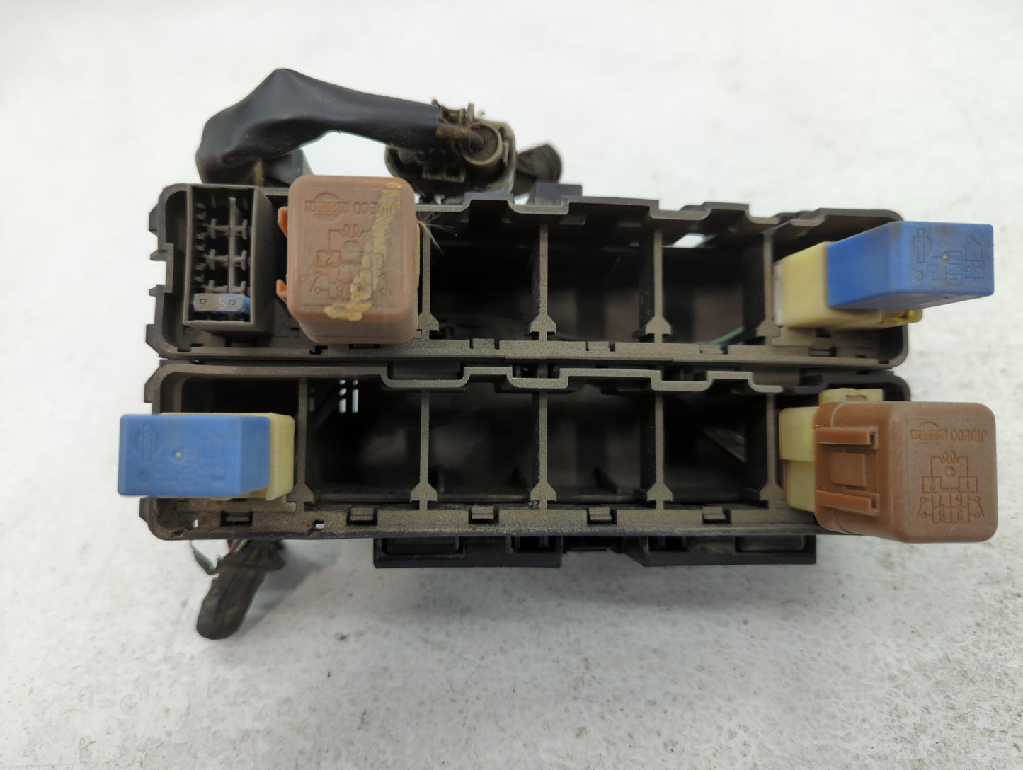 2005-2006 Nissan Pathfinder Fusebox Fuse Box Panel Relay Module P/N:6356-4005 Fits Fits 2005 2006 2007 OEM Used Auto Parts -