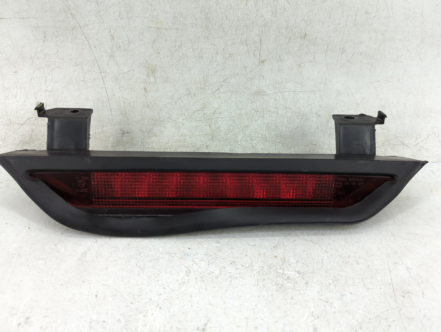 2005 Nissan Pathfinder Passenger Right Side Deck Lid Mounted Tail Light - Oemusedautoparts1.com