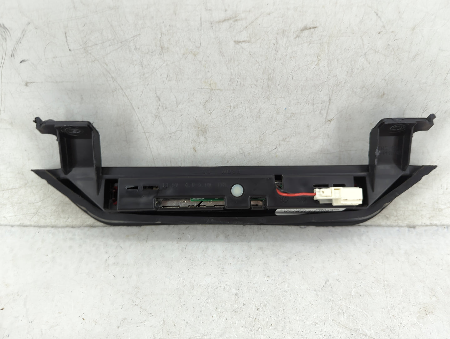 2005 Nissan Pathfinder Passenger Right Side Deck Lid Mounted Tail Light - Oemusedautoparts1.com