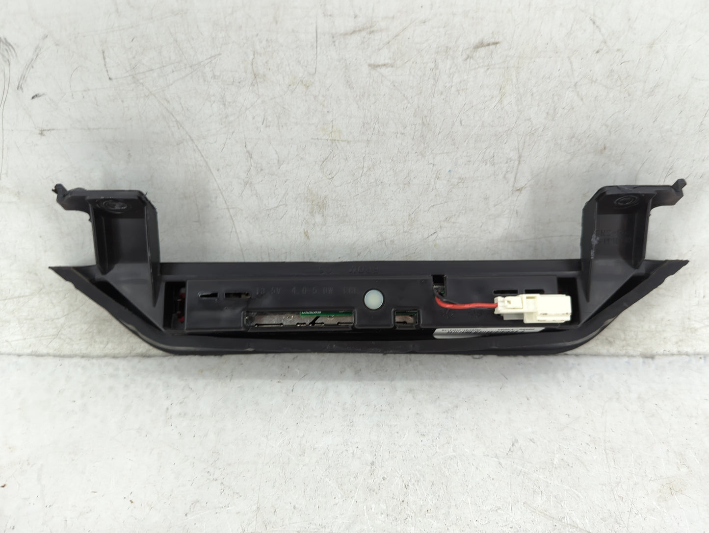 2005 Nissan Pathfinder Passenger Right Side Deck Lid Mounted Tail Light - Oemusedautoparts1.com