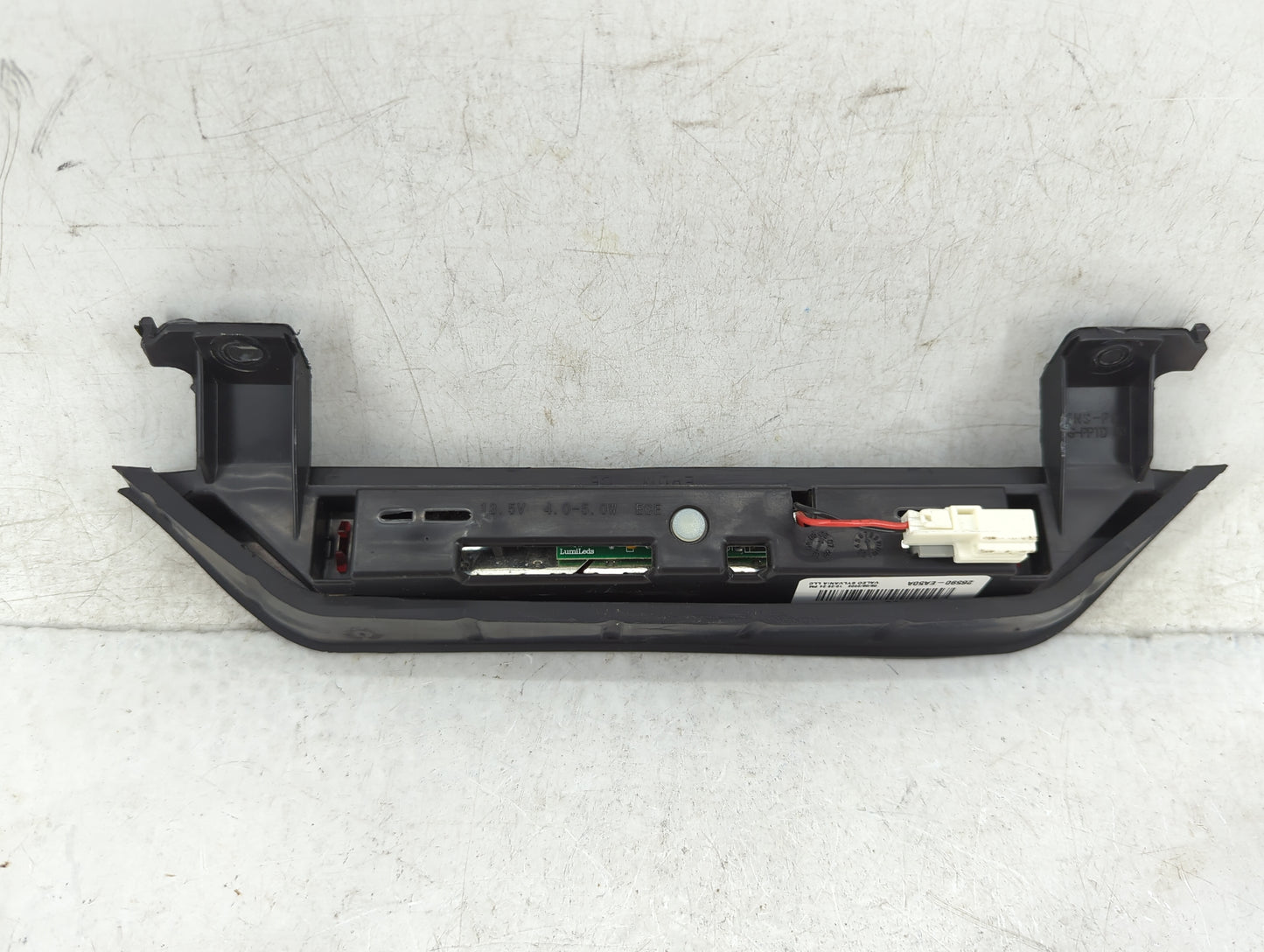 2005 Nissan Pathfinder Passenger Right Side Deck Lid Mounted Tail Light - Oemusedautoparts1.com