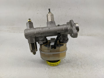 2000-2006 Nissan Sentra Brake Master Cylinder 1314033 - Oemusedautoparts1.com