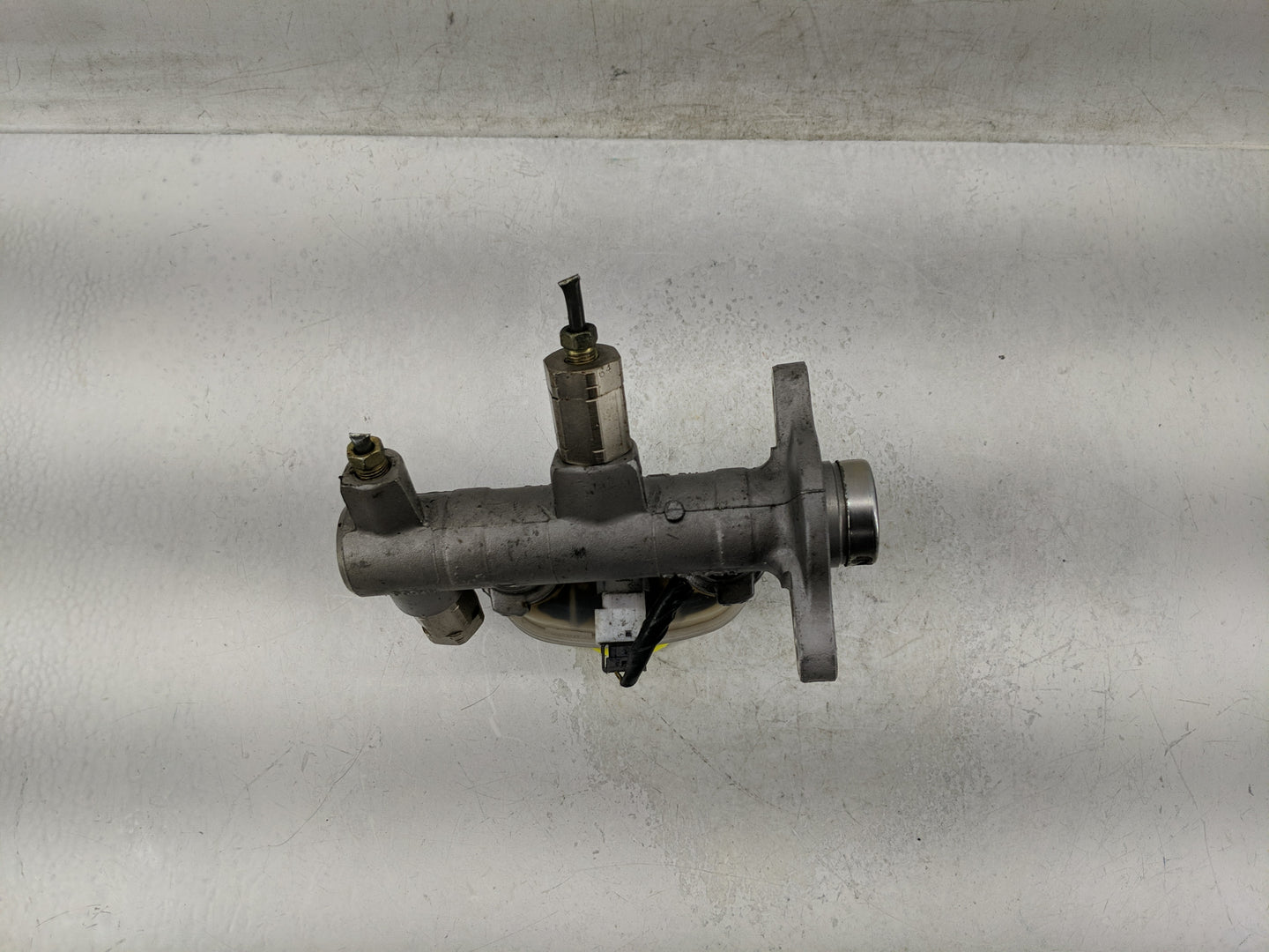 2000-2006 Nissan Sentra Brake Master Cylinder - Oemusedautoparts1.com