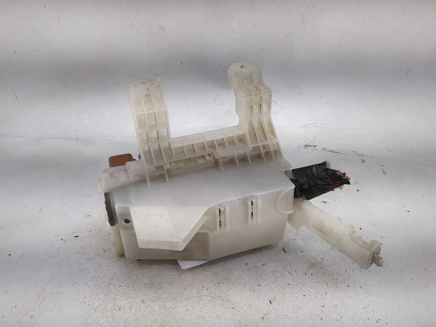 2000-2006 Nissan Sentra Fusebox Fuse Box Panel Relay Module P/N:24382 5M011 Fits Fits 2000 2001 2002 2003 2004 2005 2006 OEM