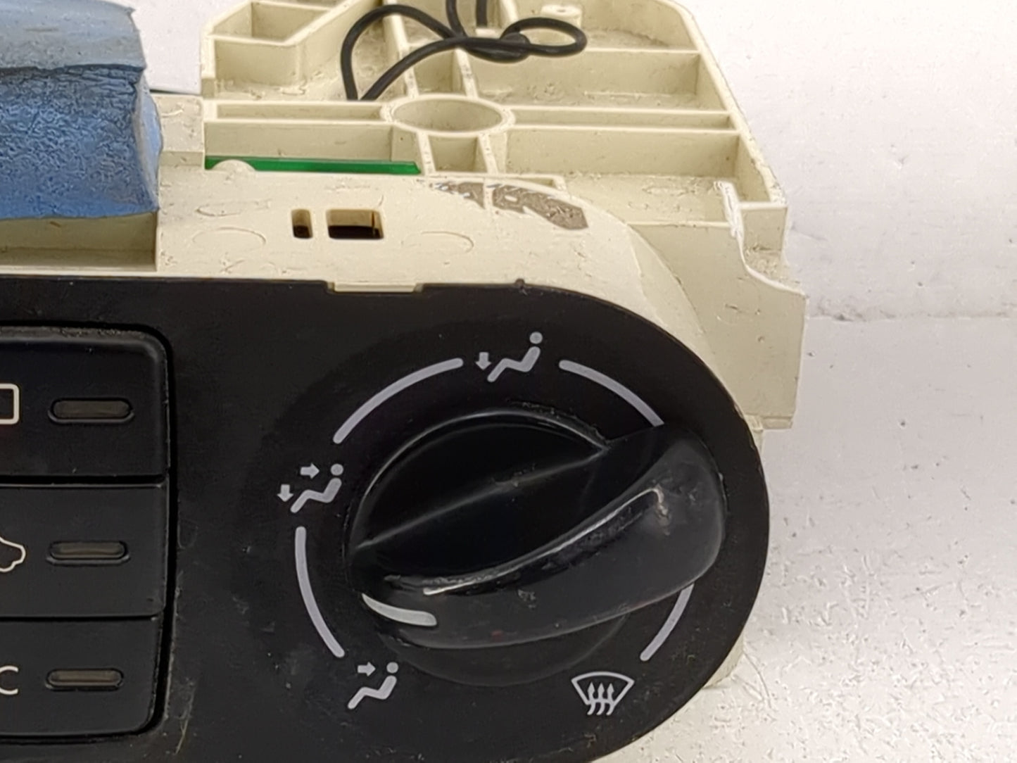 2006 Nissan Sentra Climate Control Module Temperature AC/Heater Replacement P/N:100682-B C101, 6038175011038 Fits OEM Used A