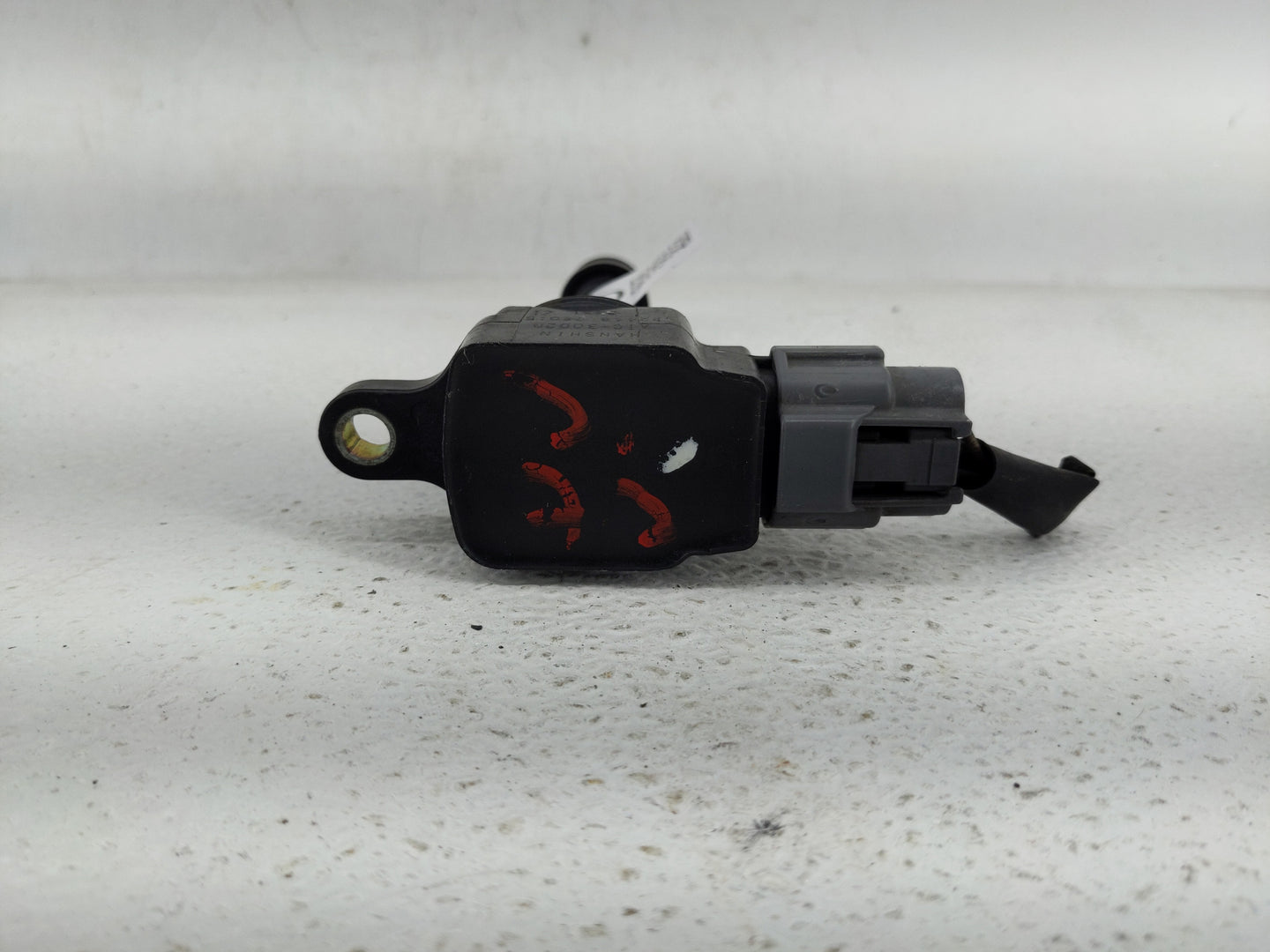2004-2006 Nissan Titan Ignition Coil Igniter Pack - Oemusedautoparts1.com