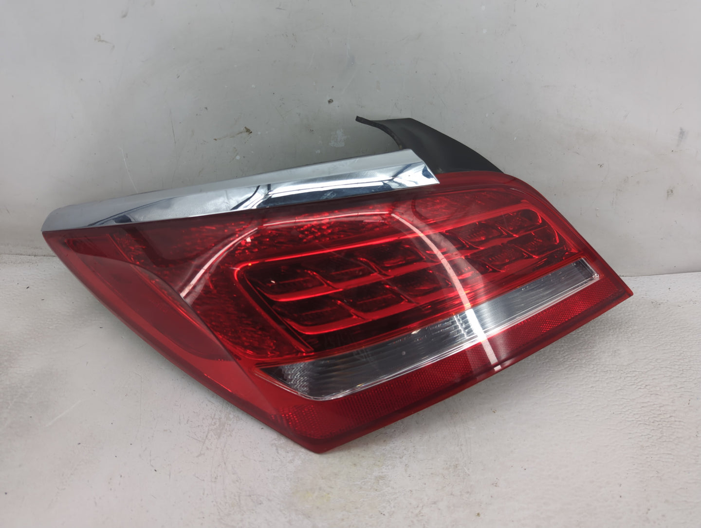 2006 Nissan Titan Tail Light Assembly Passenger Right OEM P/N:220-30123 Fits OEM Used Auto Parts - Oemusedautoparts1.com