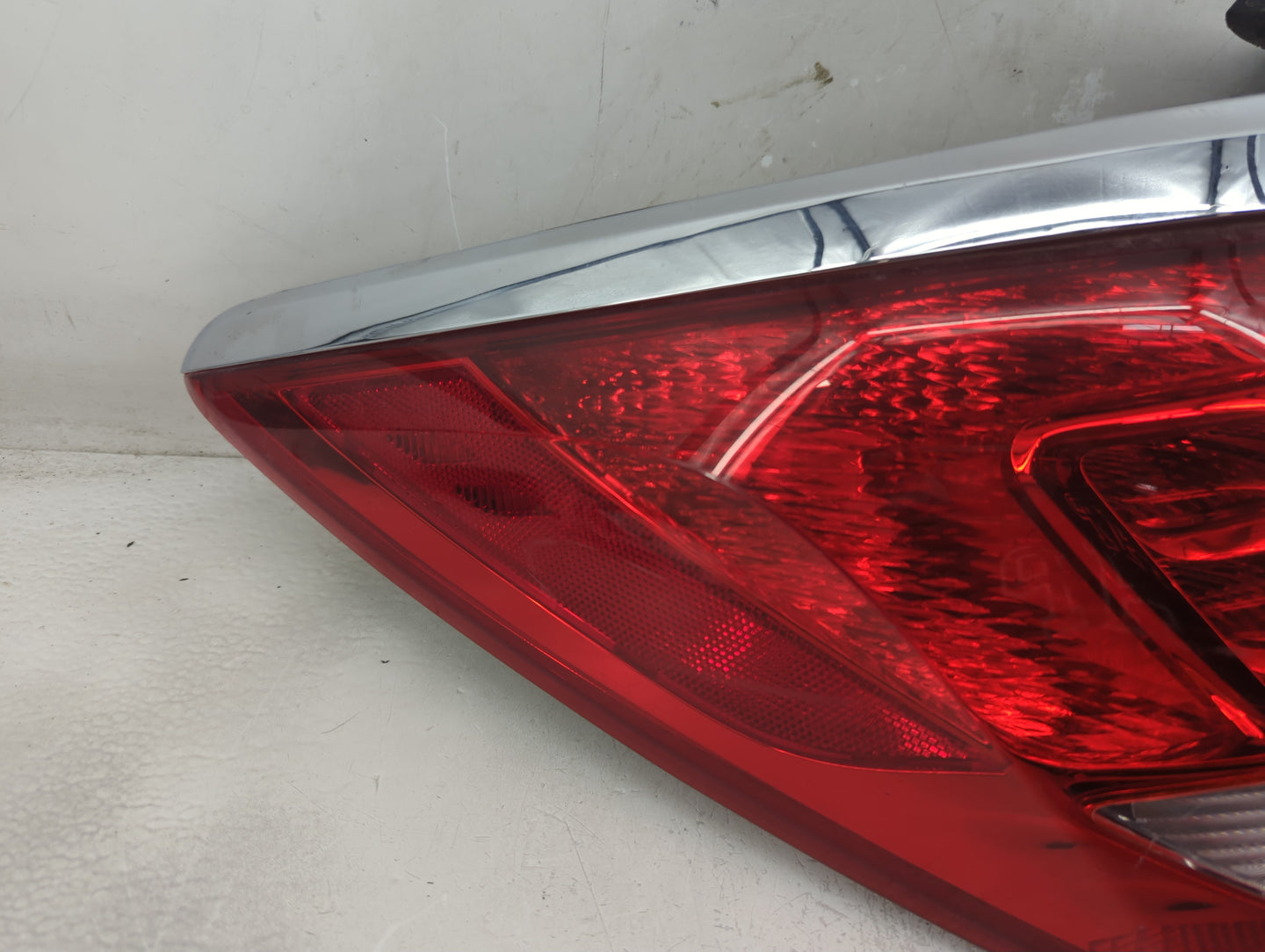 2006 Nissan Titan Tail Light Assembly Passenger Right OEM P/N:220-30123 Fits OEM Used Auto Parts - Oemusedautoparts1.com