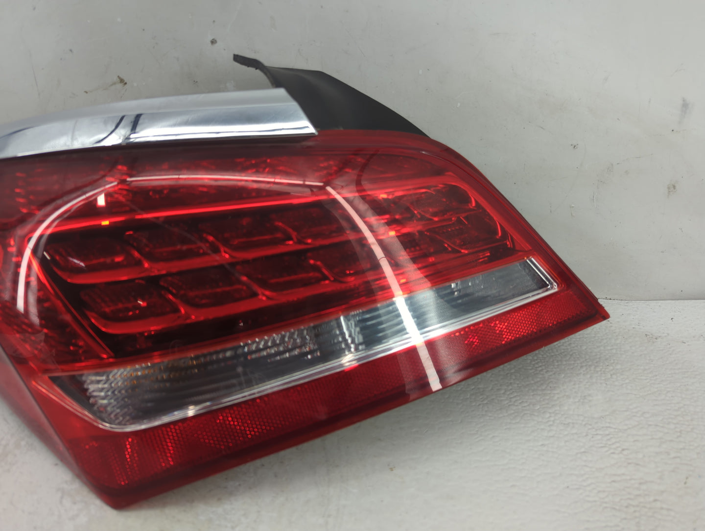 2006 Nissan Titan Tail Light Assembly Passenger Right OEM P/N:220-30123 Fits OEM Used Auto Parts - Oemusedautoparts1.com