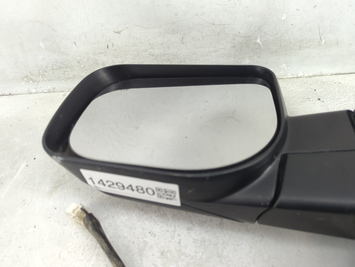 2004-2009 Nissan Titan Driver Side View Mirror - Left Door Mirror OEM Used - Oemusedautoparts1.com