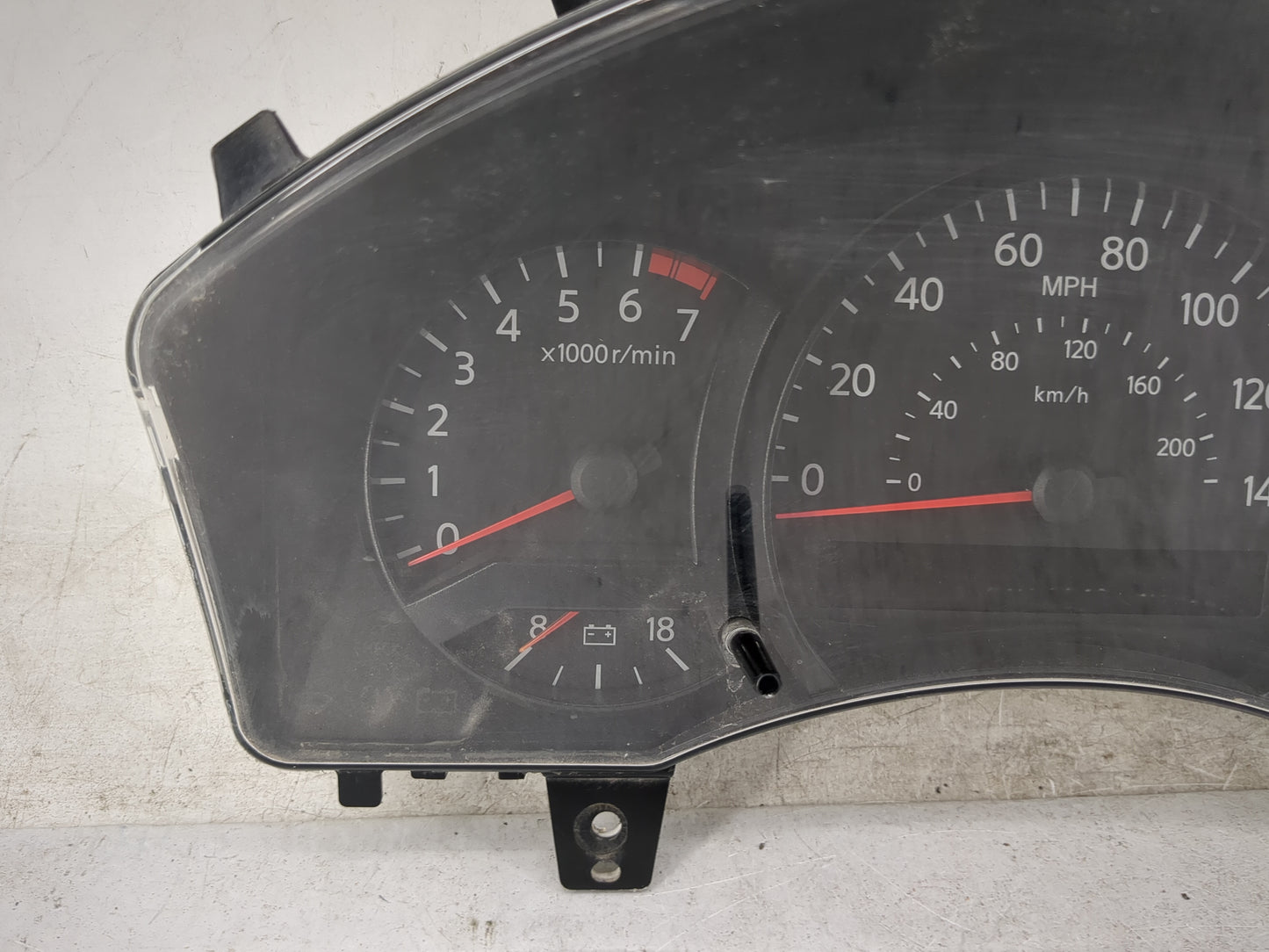 2006 Nissan Titan Instrument Cluster Speedometer Gauges P/N:24810-7S03B VP4NDF-10894-A, VP4NDF-10B885-A Miles: Fits OEM Used