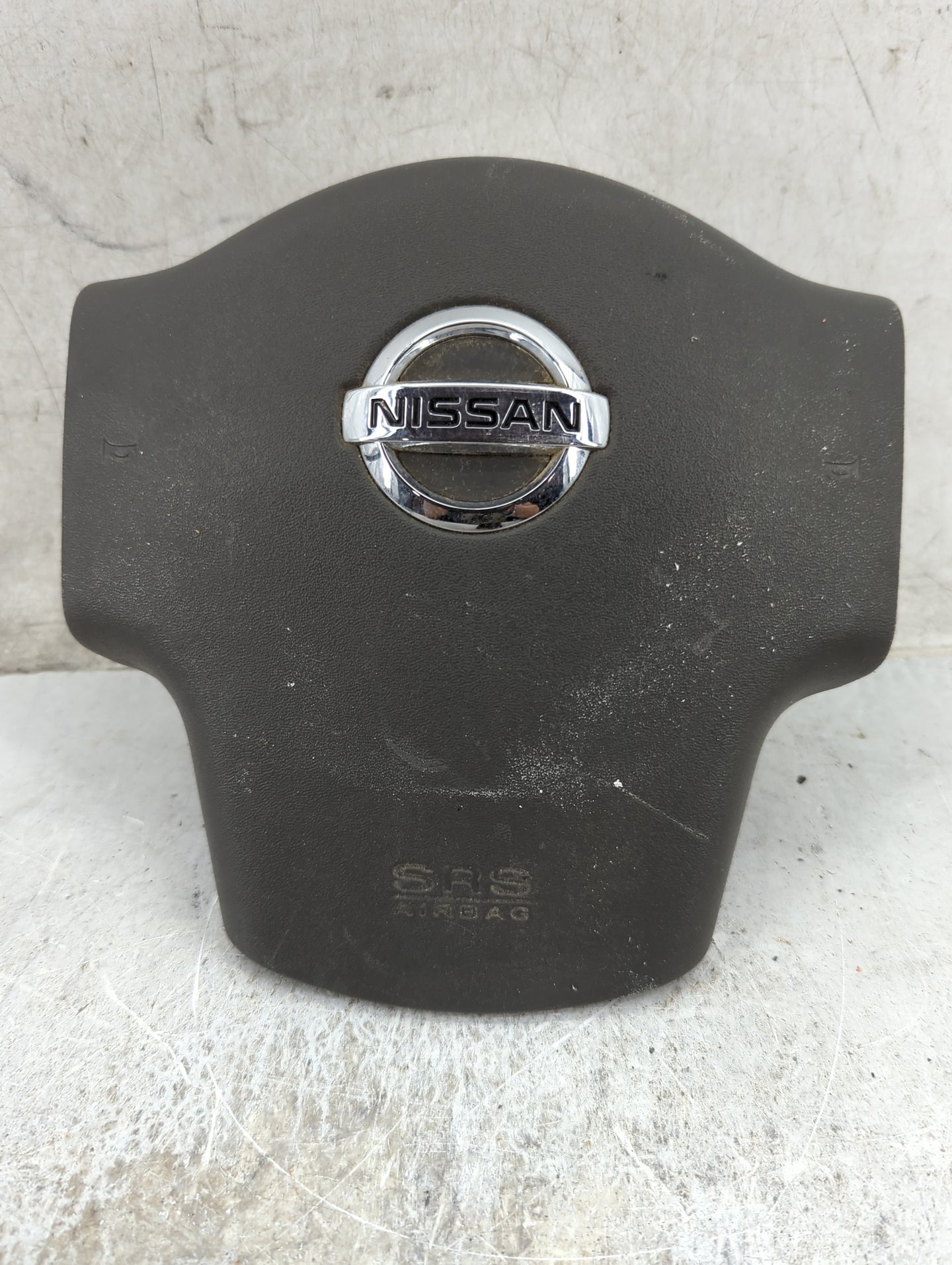 2004-2007 Nissan Titan Air Bag Driver Left Steering Wheel Mounted - Oemusedautoparts1.com