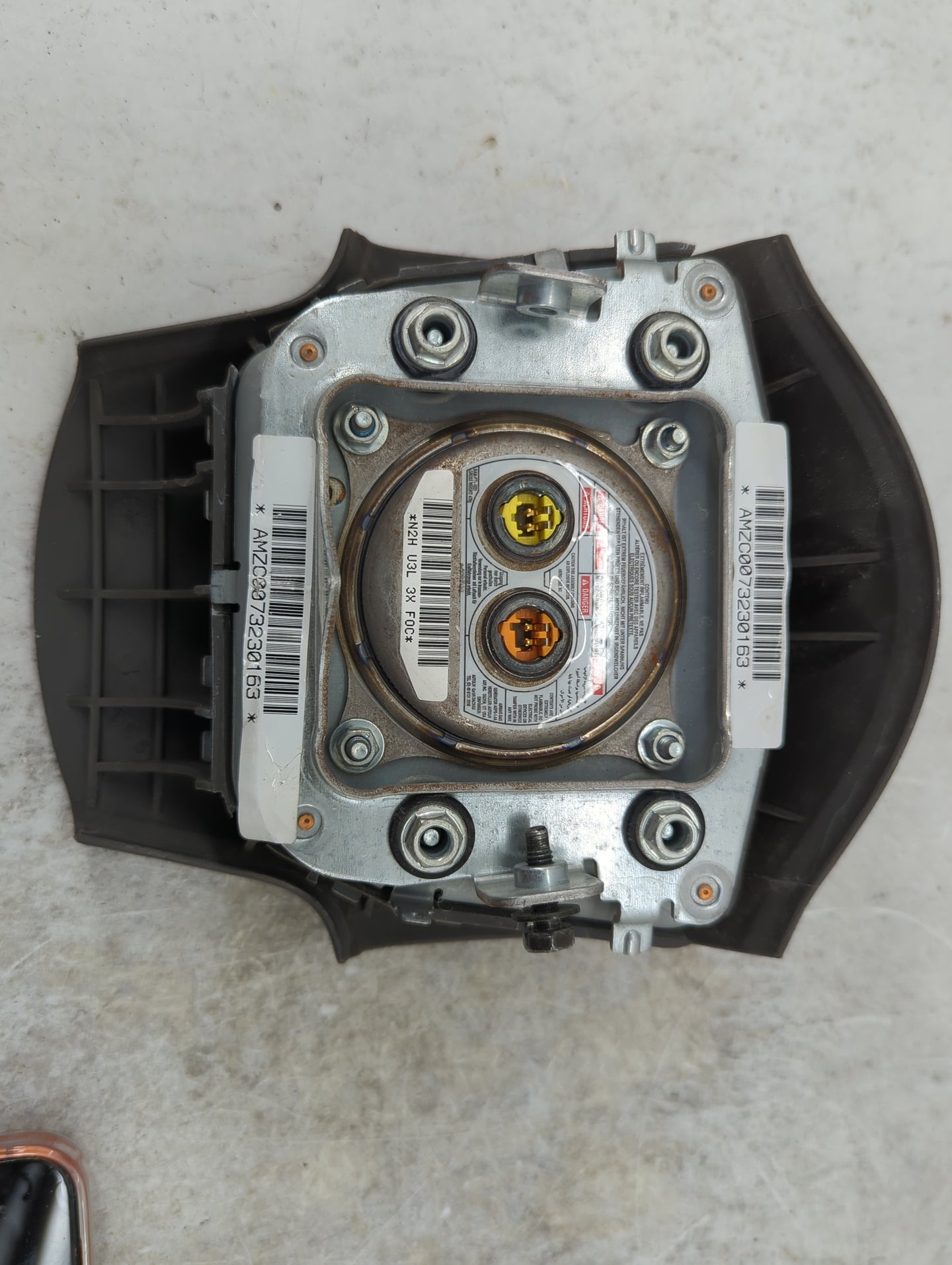 2004-2007 Nissan Titan Air Bag Driver Left Steering Wheel Mounted - Oemusedautoparts1.com