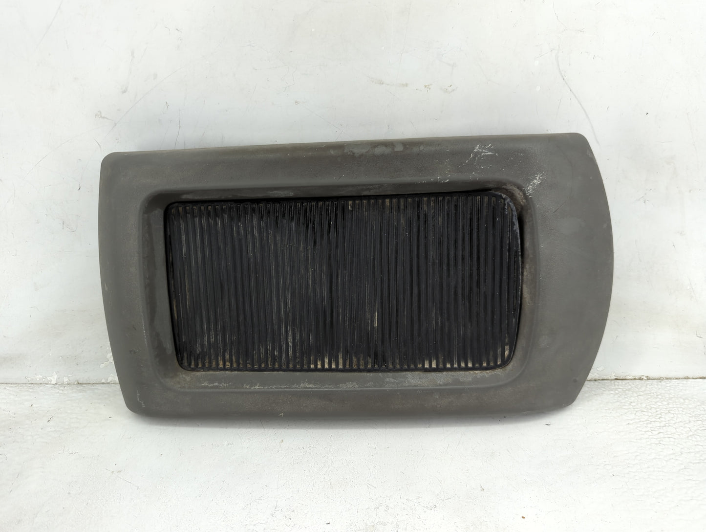 2006 Nissan Titan Center Console Armrest Cover Lid Fits OEM Used Auto Parts - Oemusedautoparts1.com