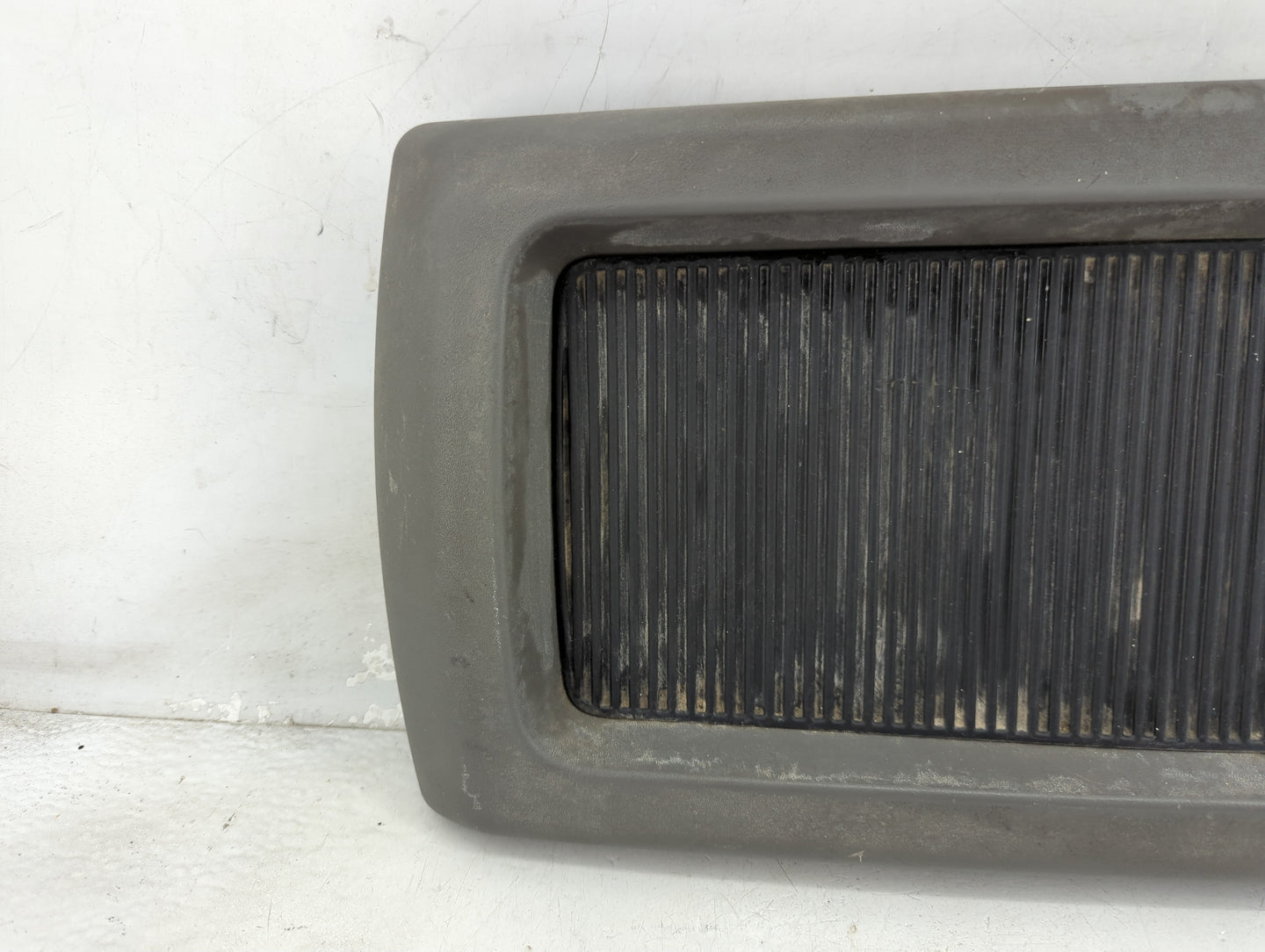 2006 Nissan Titan Center Console Armrest Cover Lid Fits OEM Used Auto Parts - Oemusedautoparts1.com