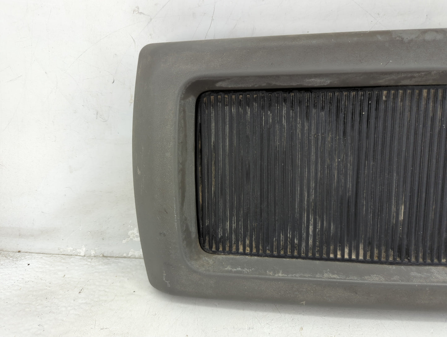 2006 Nissan Titan Center Console Armrest Cover Lid Fits OEM Used Auto Parts - Oemusedautoparts1.com