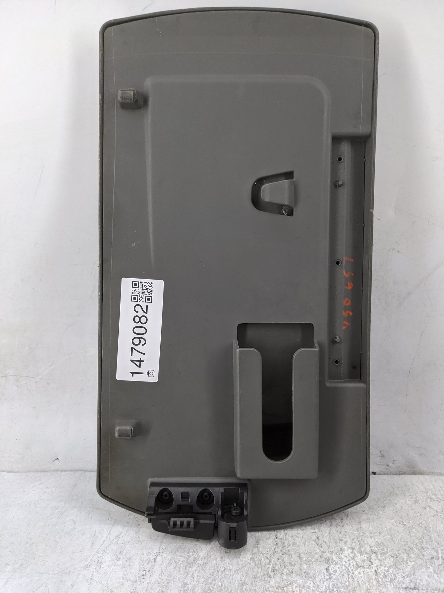 2006-2007 Nissan Titan Center Console Armrest Cover Lid P/N:68260 7S000 68S20 7S000 Fits Fits 2006 2007 OEM Used Auto Parts 