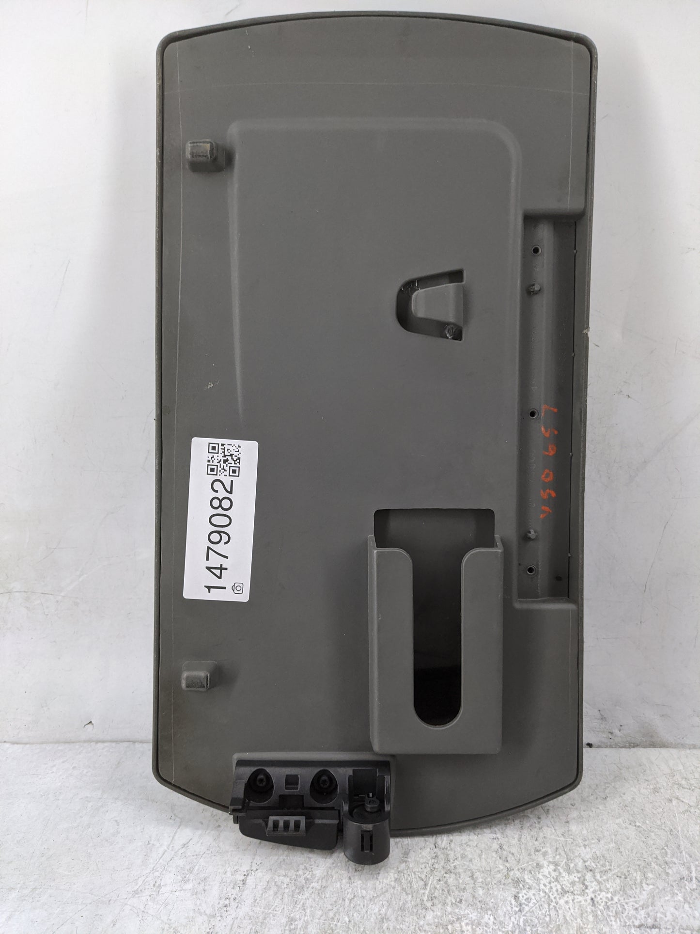 2006-2007 Nissan Titan Center Console Armrest Cover Lid P/N:68260 7S000 68S20 7S000 Fits Fits 2006 2007 OEM Used Auto Parts 