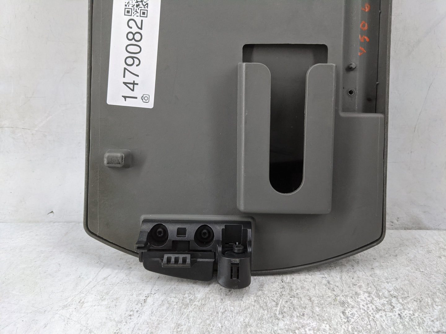 2006-2007 Nissan Titan Center Console Armrest Cover Lid P/N:68260 7S000 68S20 7S000 Fits Fits 2006 2007 OEM Used Auto Parts 