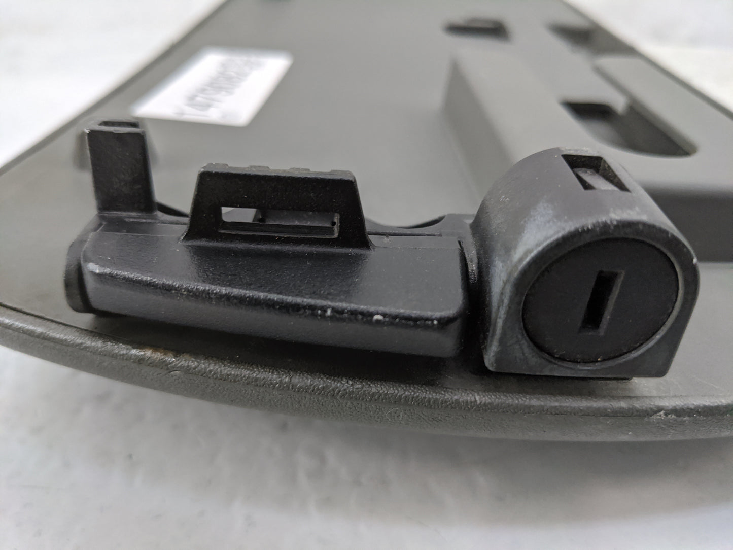 2006-2007 Nissan Titan Center Console Armrest Cover Lid P/N:68260 7S000 68S20 7S000 Fits Fits 2006 2007 OEM Used Auto Parts 