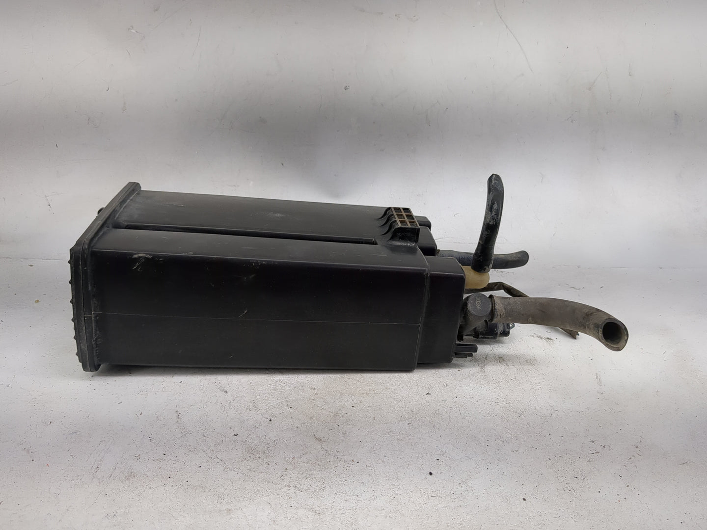 2006 Nissan Titan Fuel Vapor Charcoal Canister - Oemusedautoparts1.com