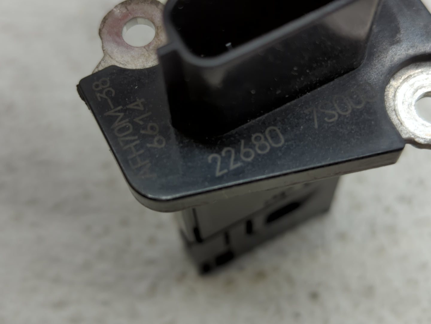 2004-2022 Nissan Titan Mass Air Flow Meter Maf - Oemusedautoparts1.com