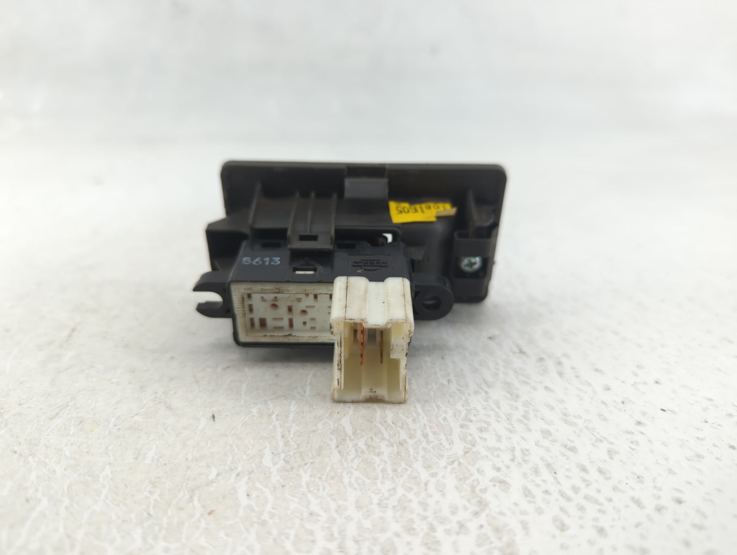 2006 Nissan Titan Master Power Window Switch Replacement Driver Side Left P/N:25411 ZJ30A Fits OEM Used Auto Parts - Oemused