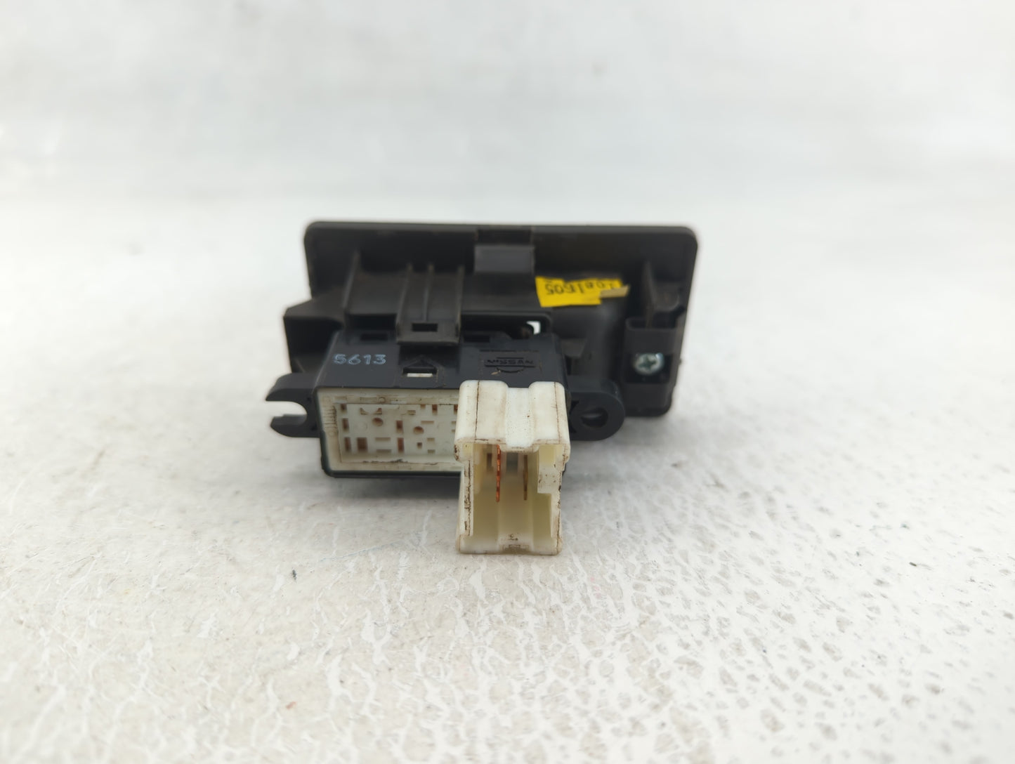 2006 Nissan Titan Master Power Window Switch Replacement Driver Side Left P/N:25411 ZJ30A Fits OEM Used Auto Parts - Oemused