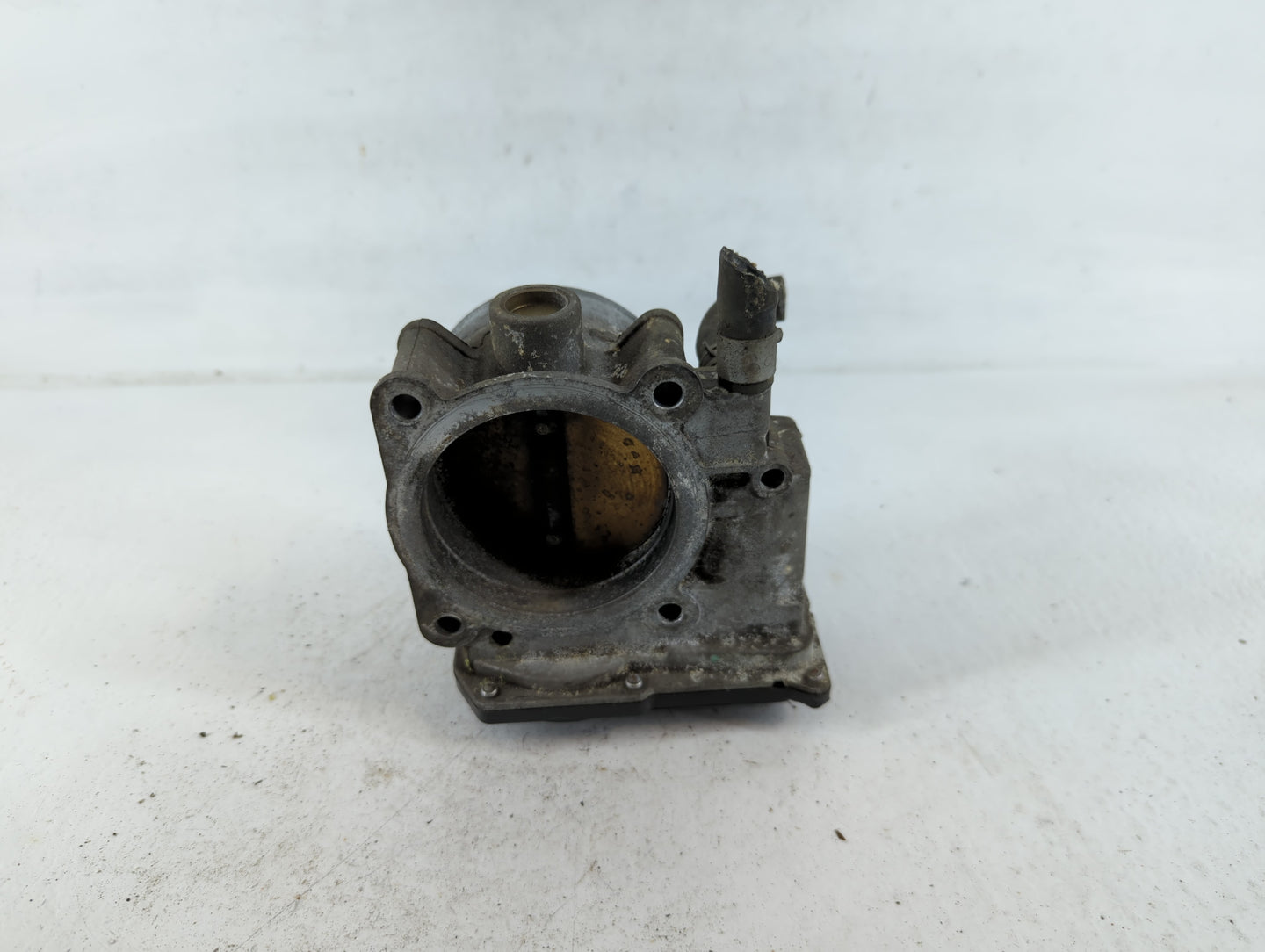 2004-2012 Nissan Titan Throttle Body P/N:16119 7S000 Fits Fits 2004 2005 2006 2007 2008 2009 2010 2011 2012 2013 2014 OEM Us