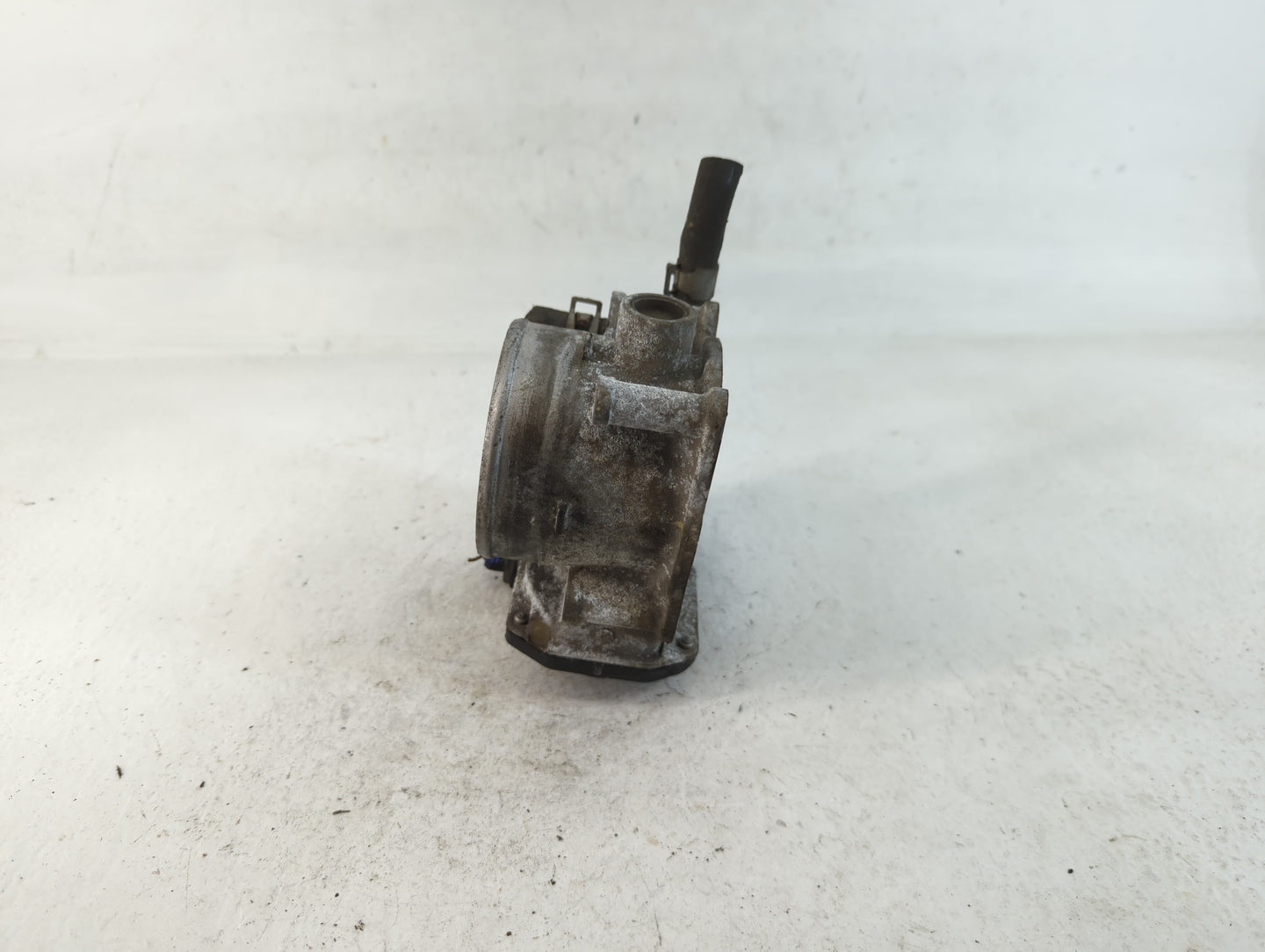 2004-2012 Nissan Titan Throttle Body P/N:16119 7S000 Fits Fits 2004 2005 2006 2007 2008 2009 2010 2011 2012 2013 2014 OEM Us