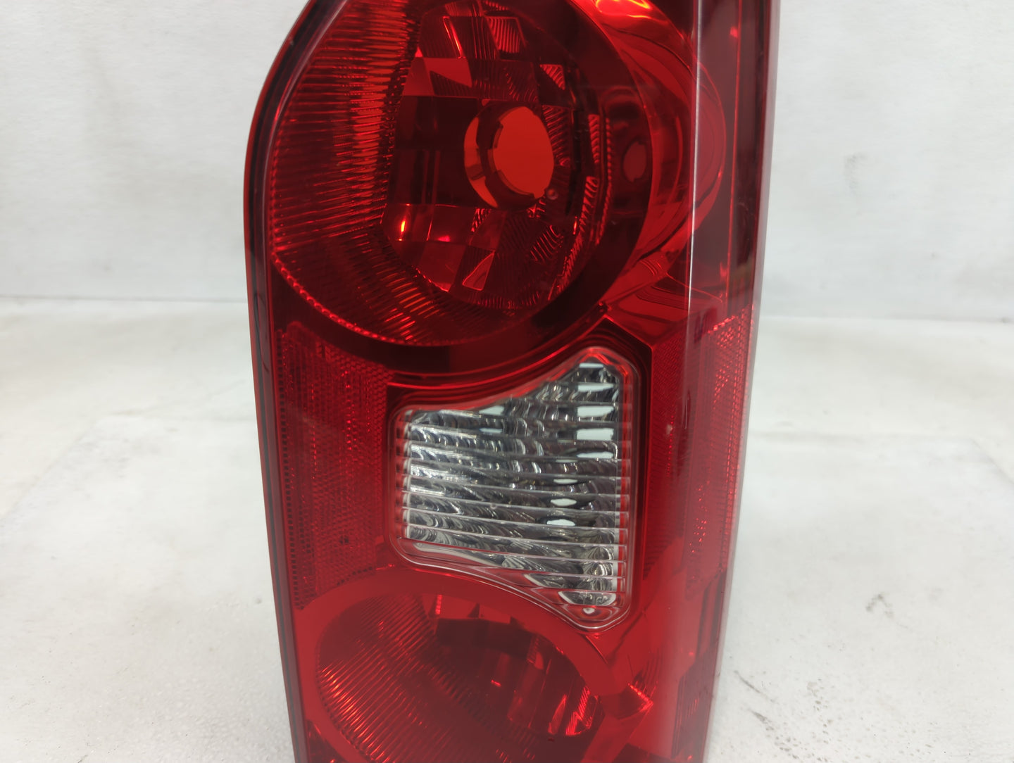 2005-2015 Nissan Xterra Tail Light Assembly Passenger Right OEM Fits Fits 2005 2006 2007 2008 2009 2010 2011 2012 2013 2014 