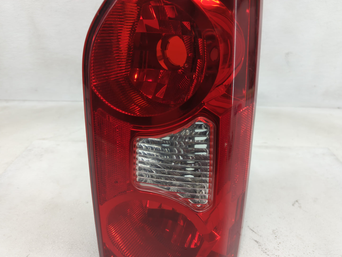 2005-2015 Nissan Xterra Tail Light Assembly Passenger Right OEM Fits Fits 2005 2006 2007 2008 2009 2010 2011 2012 2013 2014 