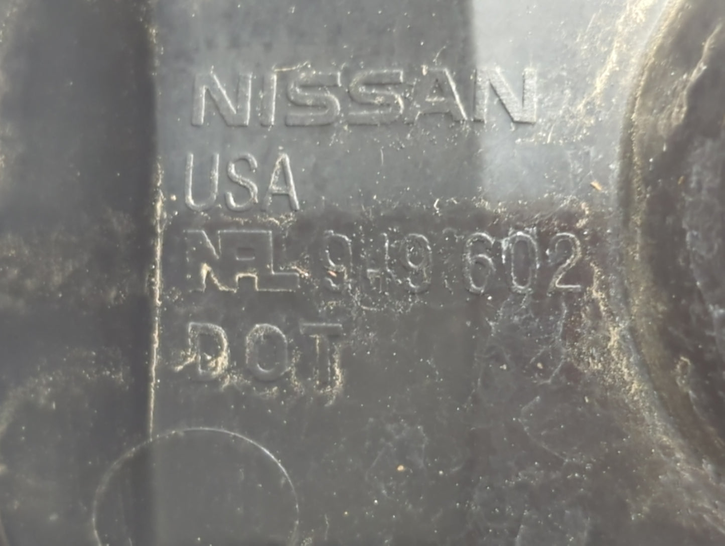 2005-2015 Nissan Xterra Tail Light Assembly Passenger Right OEM P/N:949 602 Fits OEM Used Auto Parts - Oemusedautoparts1.com