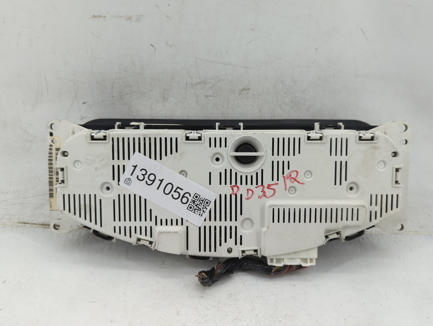 2006-2007 Nissan Xterra Instrument Cluster Speedometer Gauges P/N:24810-EA13D Fits Fits 2006 2007 OEM Used Auto Parts - Oemu