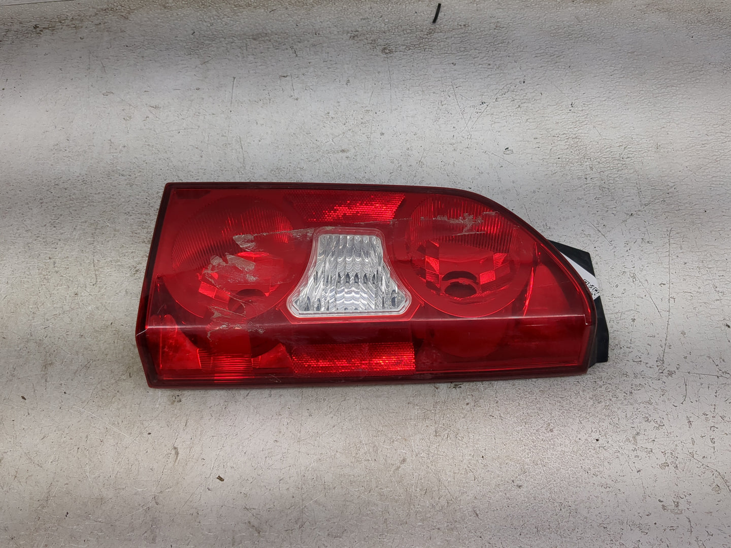 2005-2015 Nissan Xterra Tail Light Assembly Passenger Right OEM Fits Fits 2005 2006 2007 2008 2009 2010 2011 2012 2013 2014 