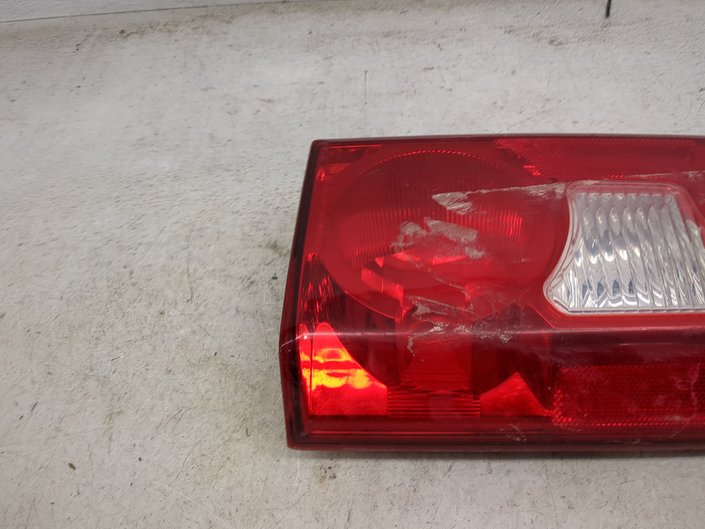 2005-2015 Nissan Xterra Tail Light Assembly Passenger Right OEM Fits Fits 2005 2006 2007 2008 2009 2010 2011 2012 2013 2014 