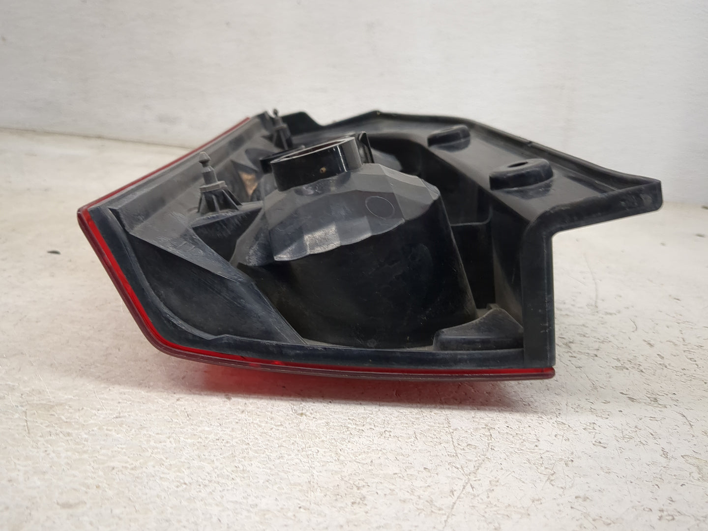 2005-2015 Nissan Xterra Tail Light Assembly Passenger Right OEM Fits Fits 2005 2006 2007 2008 2009 2010 2011 2012 2013 2014 
