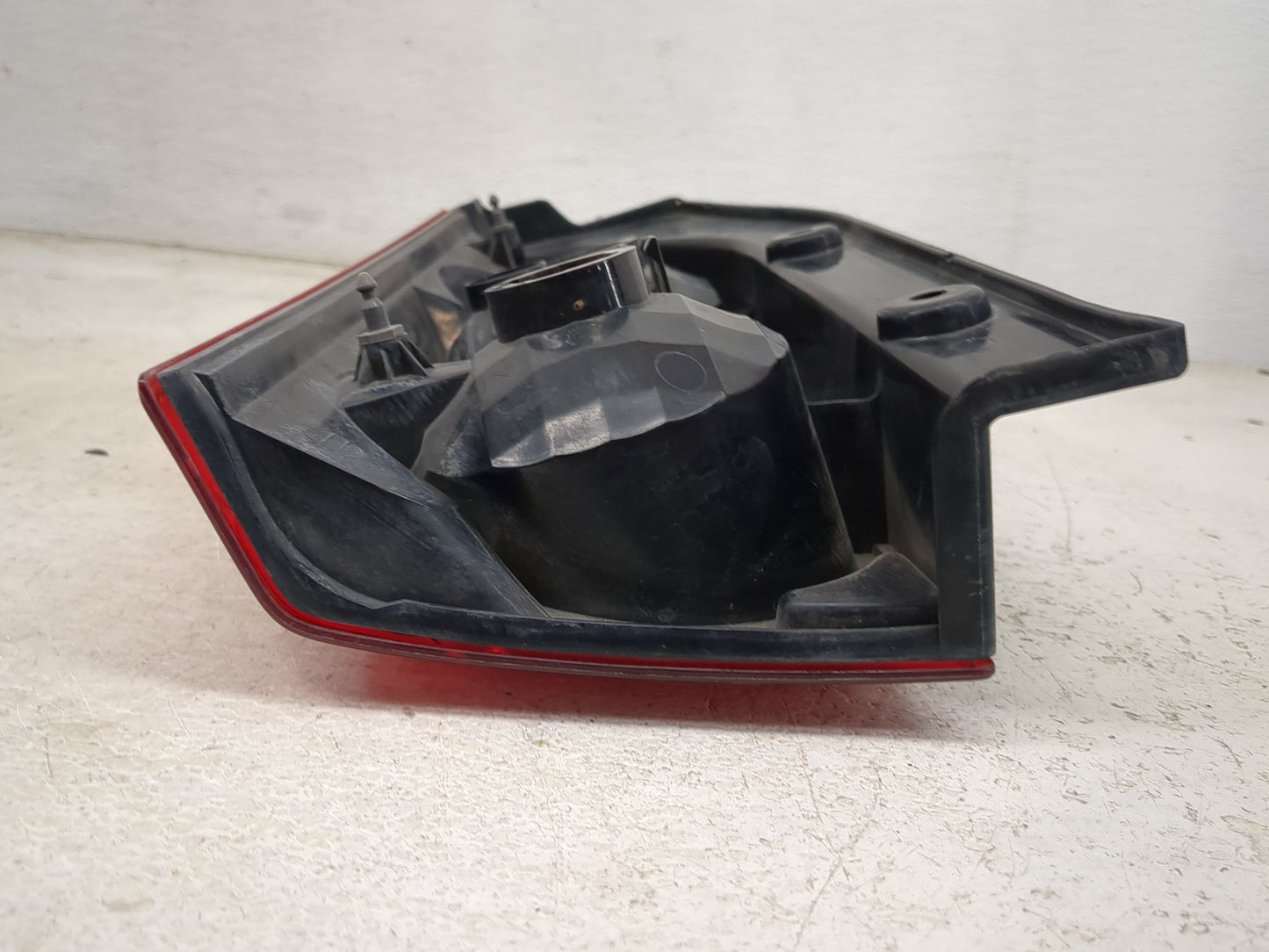2005-2015 Nissan Xterra Tail Light Assembly Passenger Right OEM Fits Fits 2005 2006 2007 2008 2009 2010 2011 2012 2013 2014 