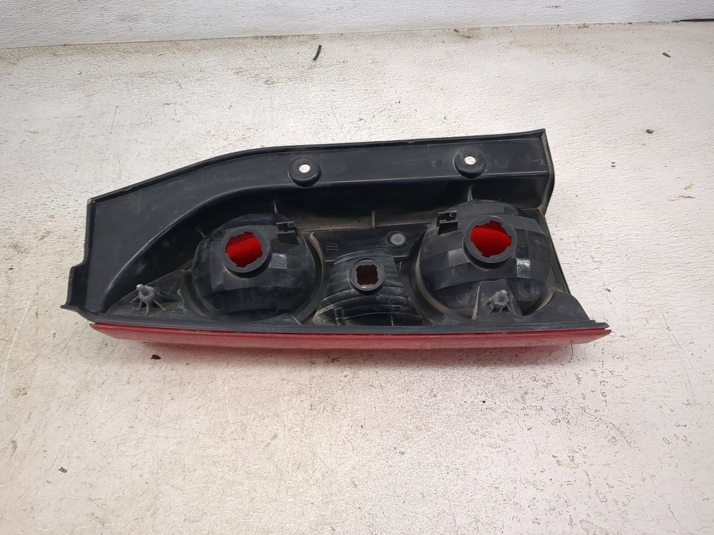 2005-2015 Nissan Xterra Tail Light Assembly Passenger Right OEM Fits Fits 2005 2006 2007 2008 2009 2010 2011 2012 2013 2014 