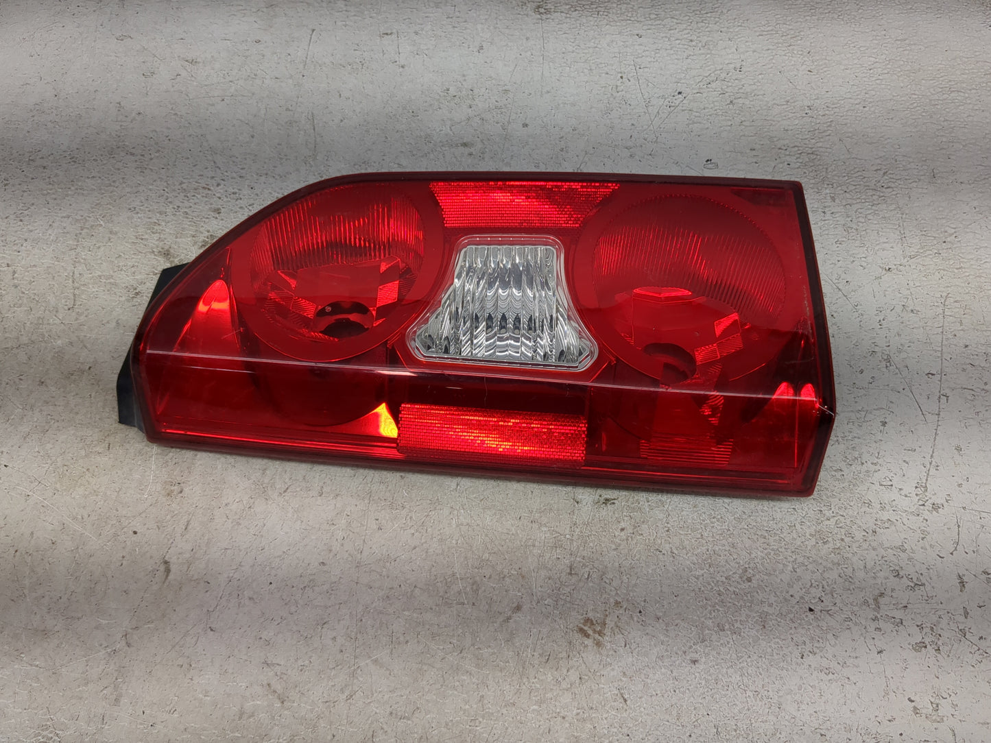 2005-2015 Nissan Xterra Tail Light Assembly Driver Left OEM Fits Fits 2005 2006 2007 2008 2009 2010 2011 2012 2013 2014 2015