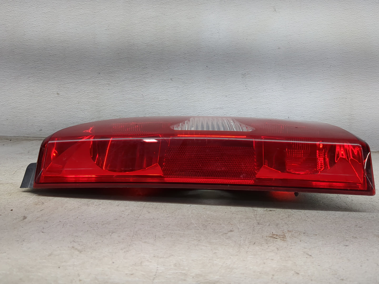2005-2015 Nissan Xterra Tail Light Assembly Driver Left OEM Fits Fits 2005 2006 2007 2008 2009 2010 2011 2012 2013 2014 2015