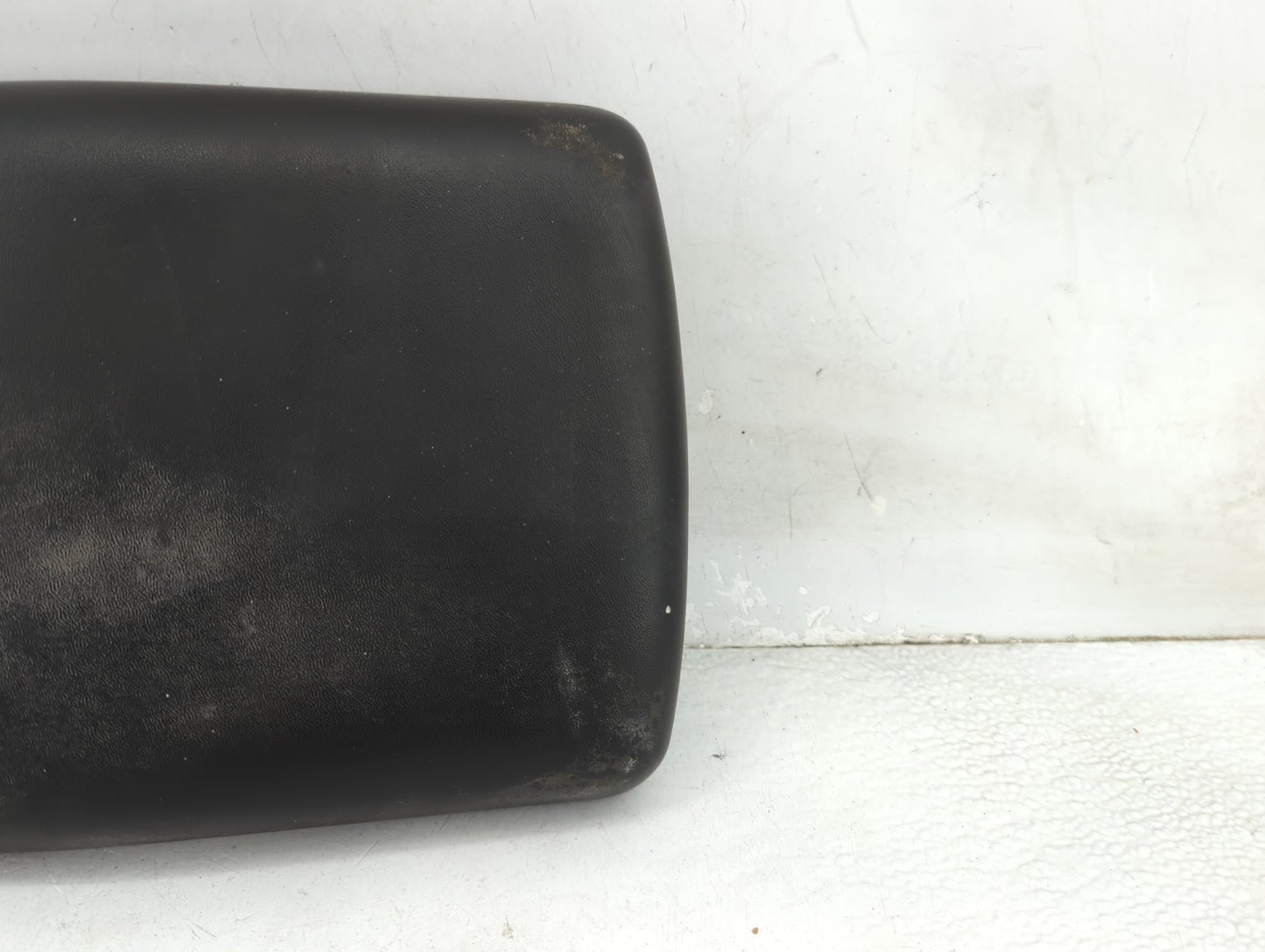2006 Nissan Xterra Center Console Armrest Cover Lid Fits OEM Used Auto Parts - Oemusedautoparts1.com